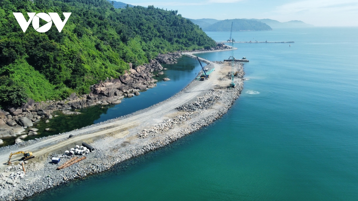 Xây dựng cơ chế, chính sách đặc thù phát triển thành phố Đà Nẵng