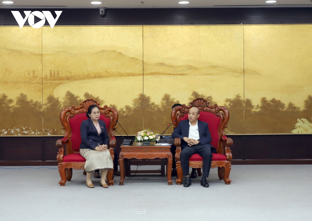 Đà Nẵng cử giáo viên sang dạy tại Trung tâm tiếng Việt tỉnh Savannakhet (Lào)