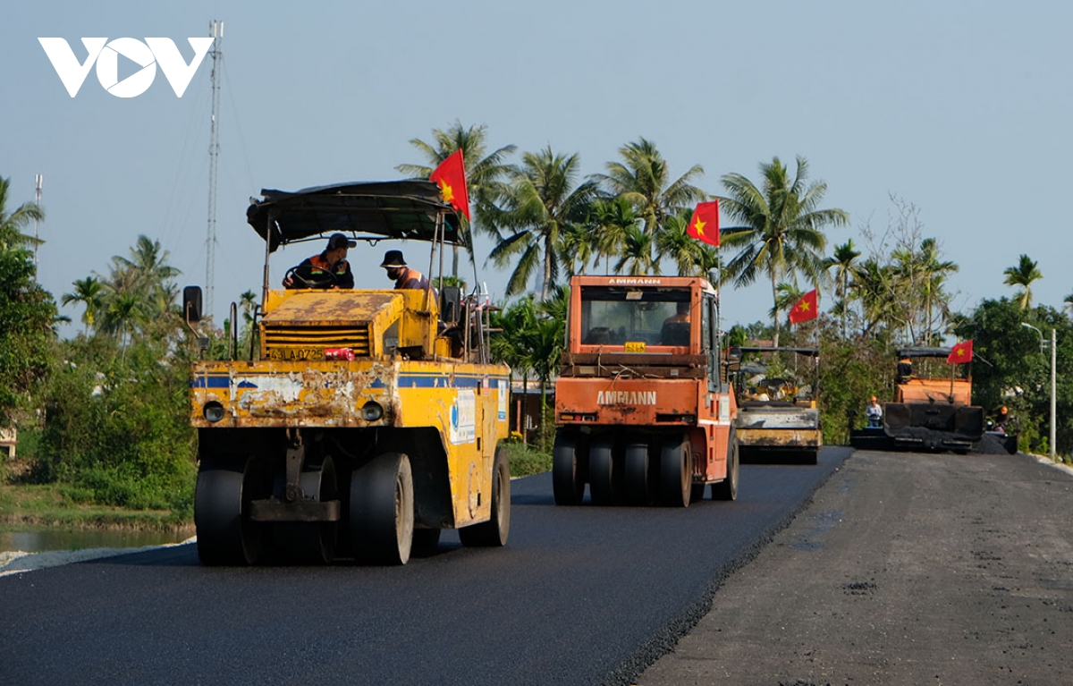 Tăng tốc thi công các công trình hạ tầng giao thông trọng điểm