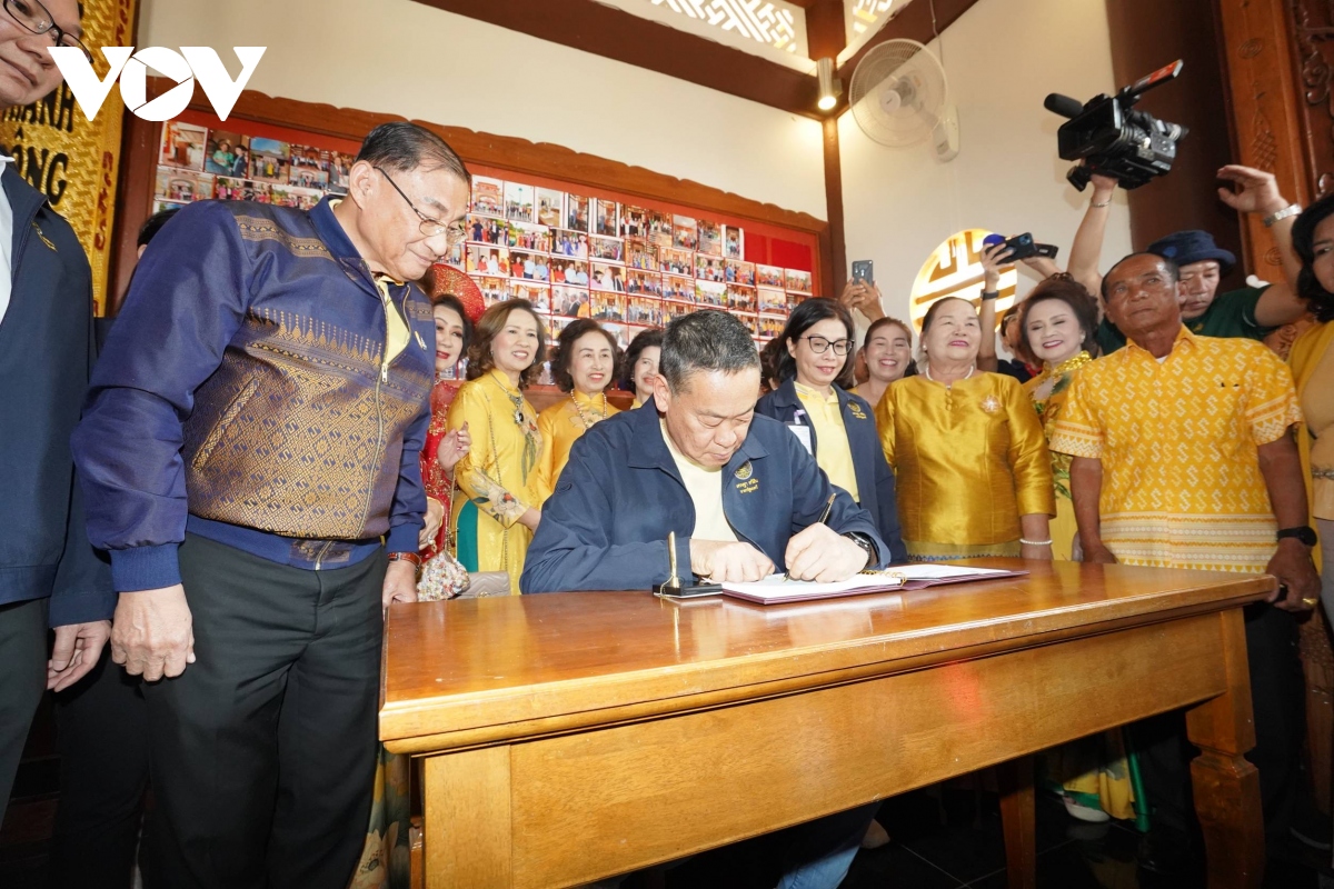 thu tuong thai lan khu tuong niem chu tich hcm la cau noi gan ket 2 nuoc hinh anh 3