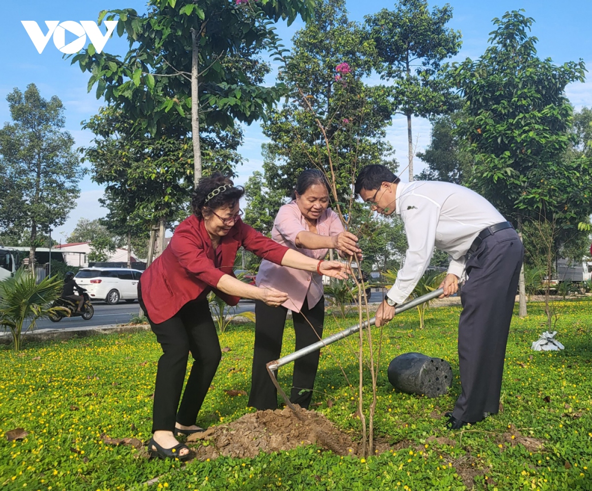 Doi thoai, lang nghe long dan qua mo hinh ca phe sang hinh anh 5