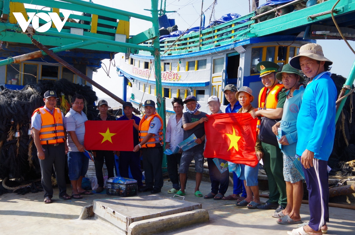 ngu dan tien giang khan truong cho tau ca ra khoi chuyen bien dau nam hinh anh 1