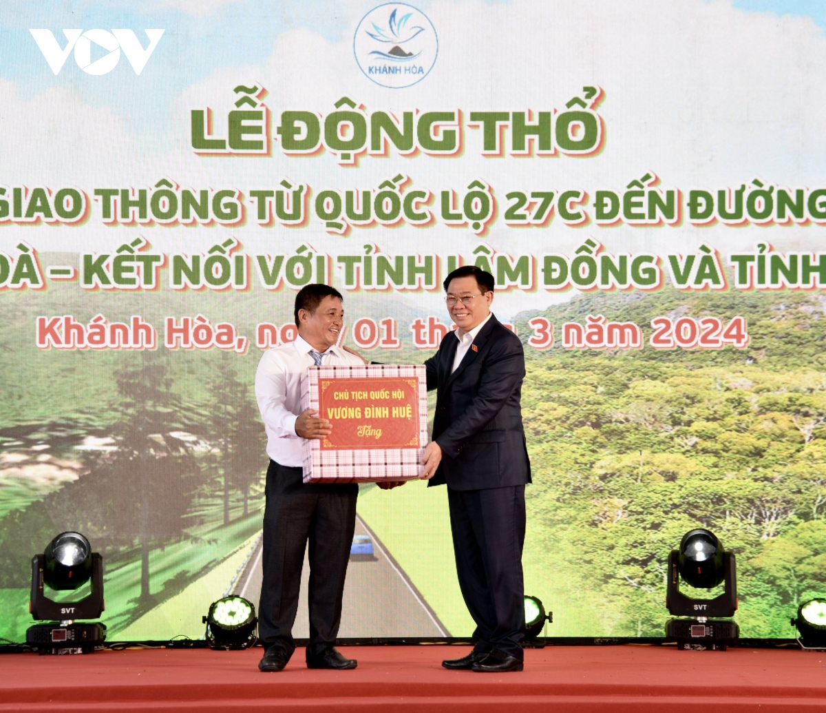 chu tich quoc hoi du le dong tho du an duong giao thong tai tinh khanh hoa hinh anh 2