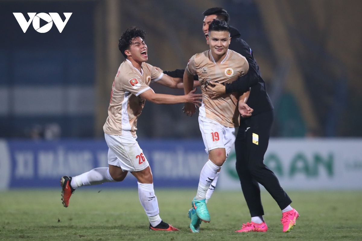 Đội hình tiêu biểu vòng 12 V-League 2023/2024: Quang Hải tỏa sáng, vinh danh HAGL