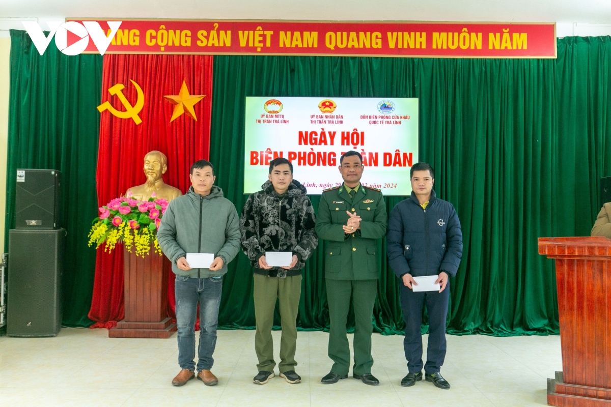 phat huy vai tro to tu quan nhan dan trong bao ve bien gioi cao bang hinh anh 4