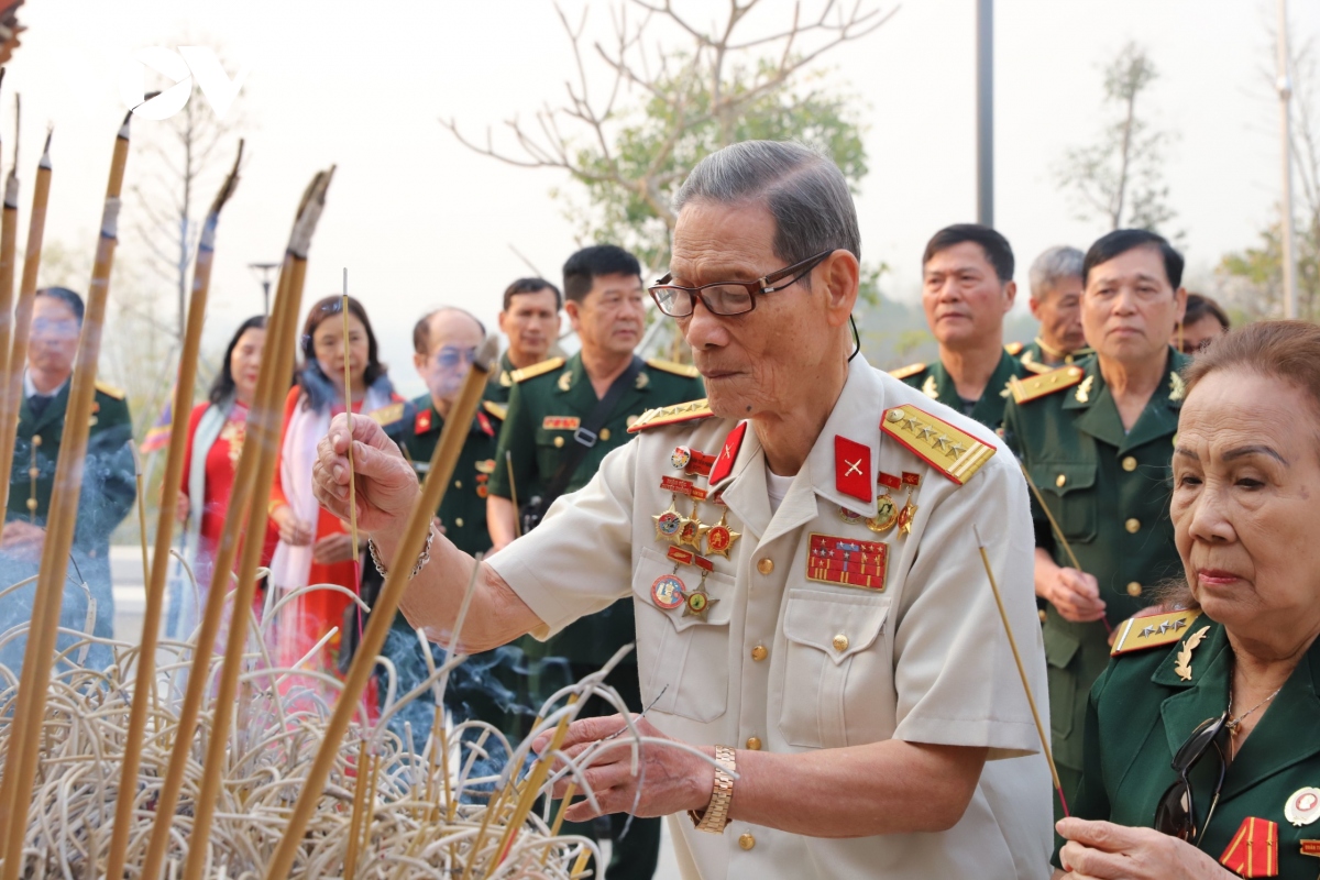 xuc cam thang ba noi Dien bien phu hinh anh 1