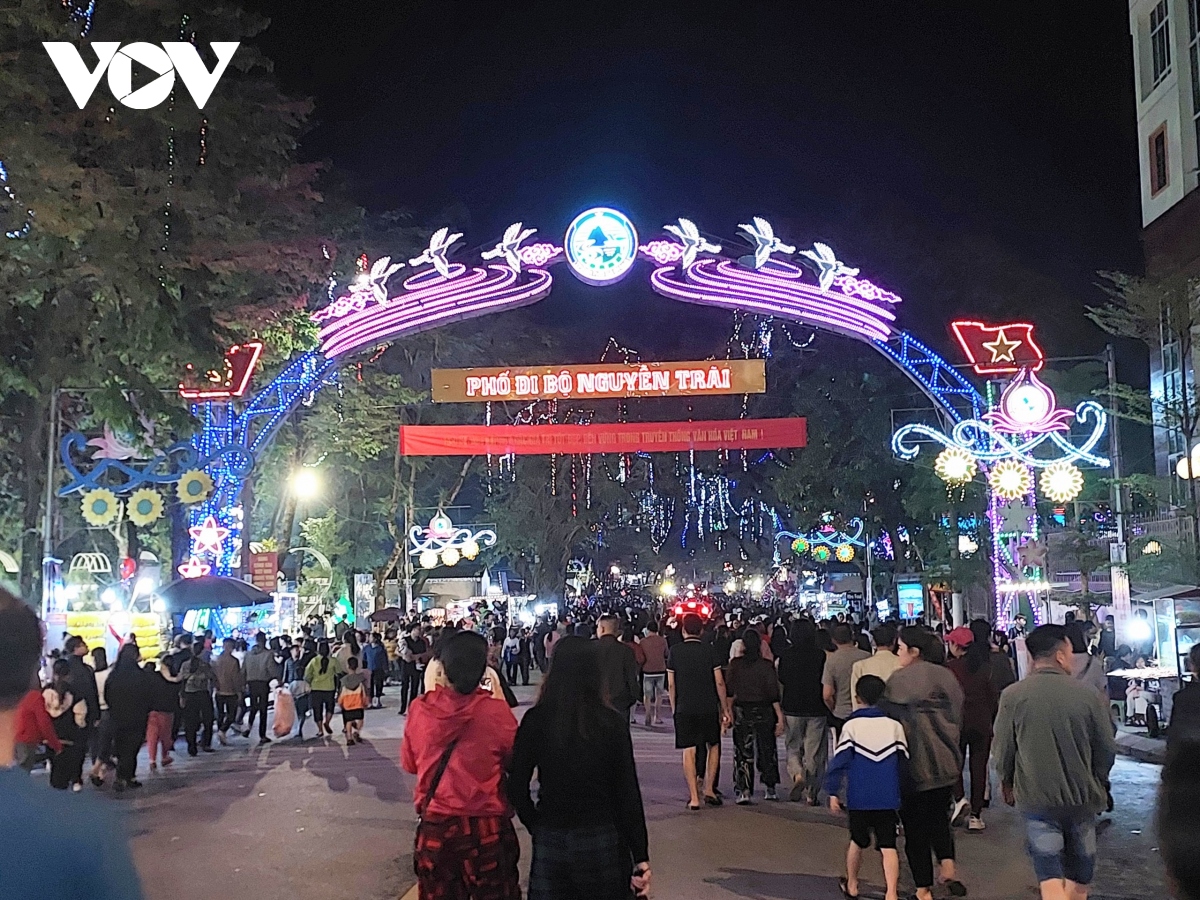 Tưng bừng Lễ hội Văn hóa, du lịch và ẩm thực quốc tế tại Hà Giang