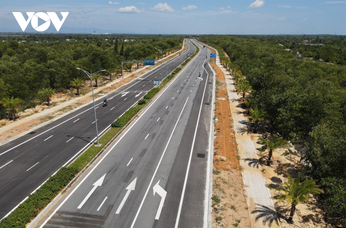 quảng nam Đón nhà đầu tư bằng tấm lòng rộng mở hình ảnh 11 quang nam Don nha dau tu bang tam long rong mo hinh anh 11
