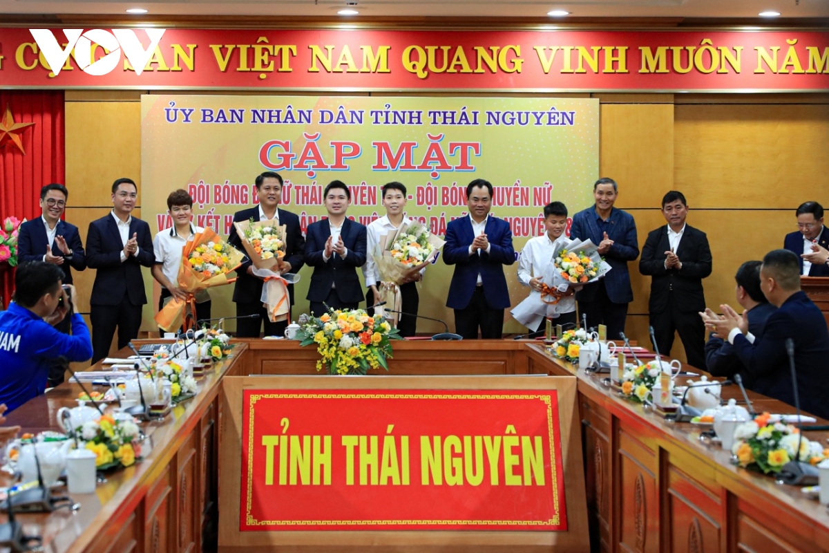 Ong Do vinh quang qbv kim thanh la cu hich voi thai nguyen t t va bong da nu viet hinh anh 3