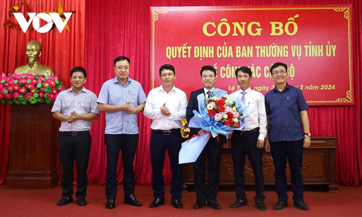 chanh van phong tinh uy quang binh lam bi thu huyen uy le thuy hinh anh 1