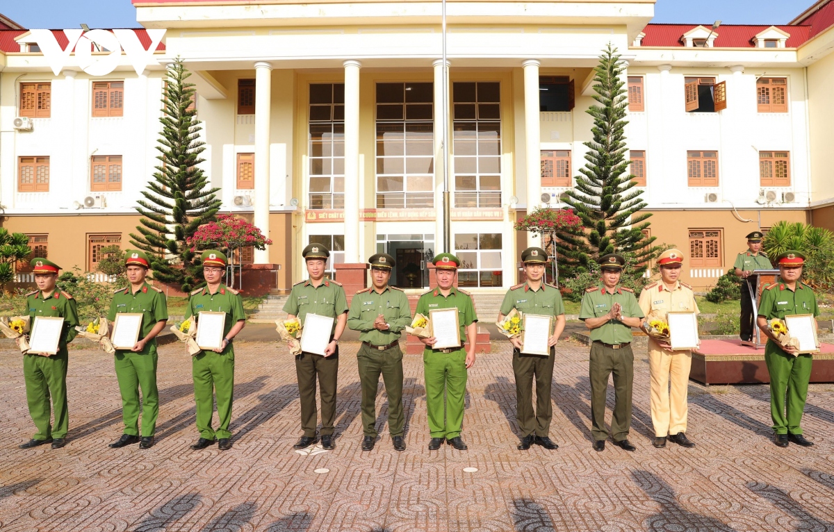 lien tuc pha an, nhieu don vi cua cong an Dak nong duoc bo cong an khen thuong hinh anh 1