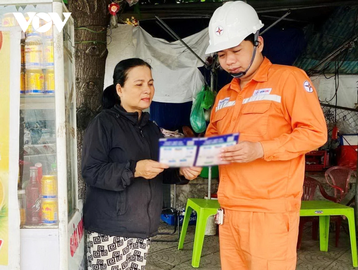 Đà Nẵng thưởng tiền 200 hộ gia đình có tỷ lệ sử dụng tiết kiệm điện cao nhất