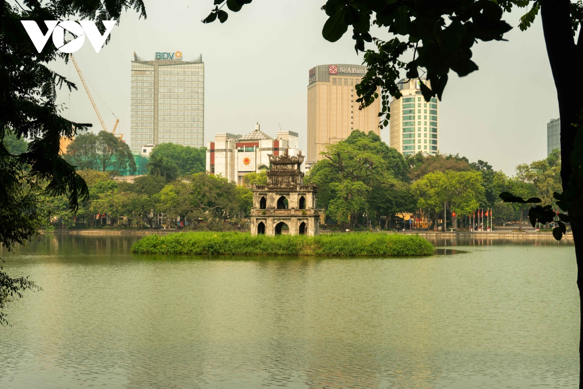 nang nong, pho di bo vang hoe, nguoi ha noi do xo den trung tam thuong mai hinh anh 7