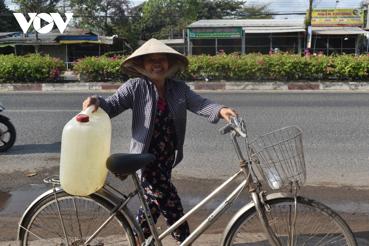 Người dân Bến Tre bất đắc dĩ phải sử dụng nước mặn trong sinh hoạt