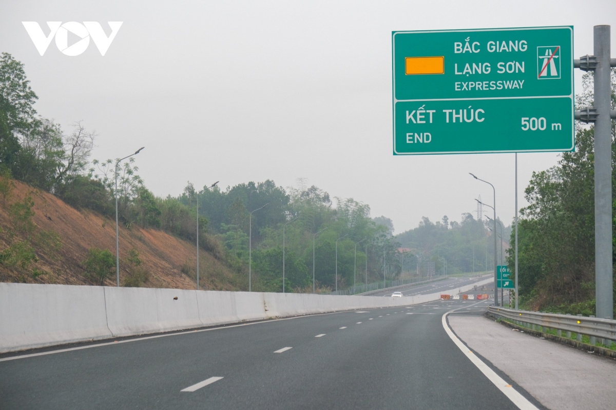 don luc cho tuyen cao toc chi lang - huu nghi hinh anh 3