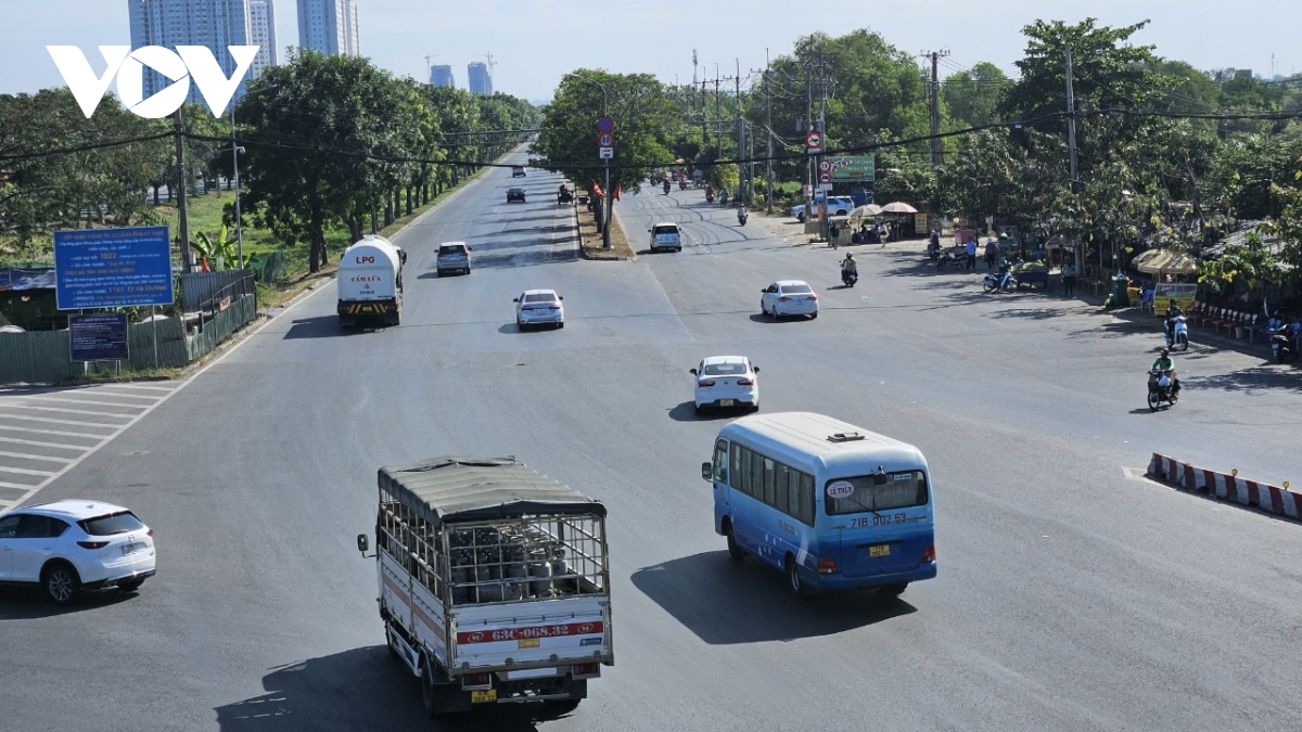 Các cửa ngõ, sân bay tại TP.HCM thông thoáng ngày 30/4