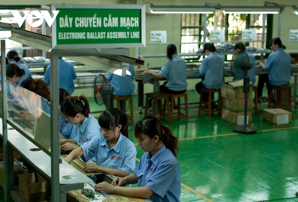 Thúc đẩy tín dụng sản xuất, kinh doanh, tiêu dùng, khách hàng hưởng lợi