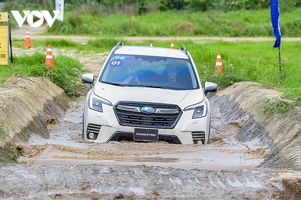 co hoi nang cao ky nang di dia hinh va trai nghiem xe subaru tai ha noi hinh anh 8