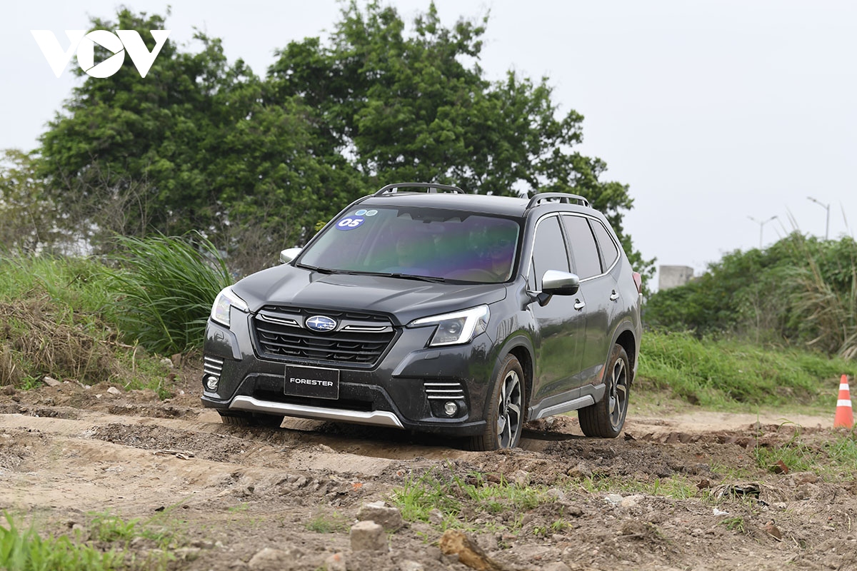 co hoi nang cao ky nang di dia hinh va trai nghiem xe subaru tai ha noi hinh anh 10