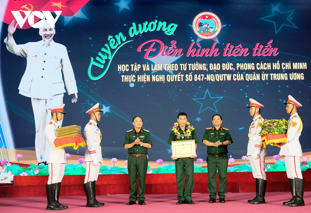 Phát huy phẩm chất “Bộ đội Cụ Hồ”, chống chủ nghĩa cá nhân trong tình hình mới