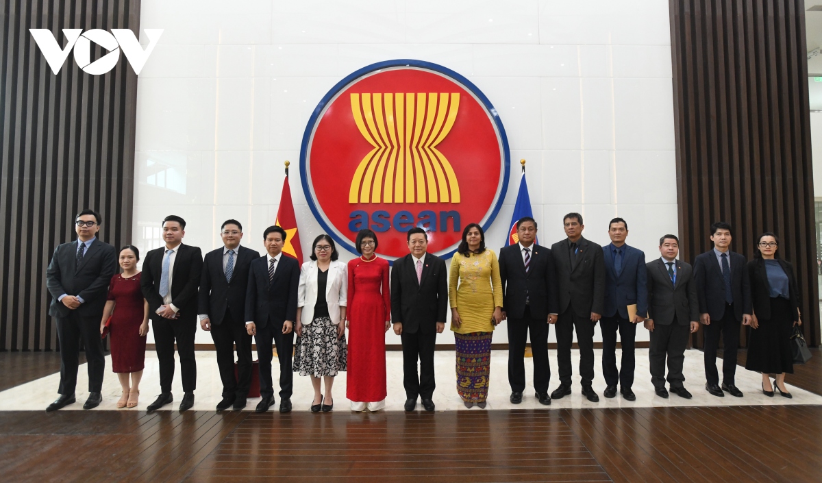 Dai su ton thi ngoc huong trinh thu Uy nhiem len tong thu ky asean hinh anh 3