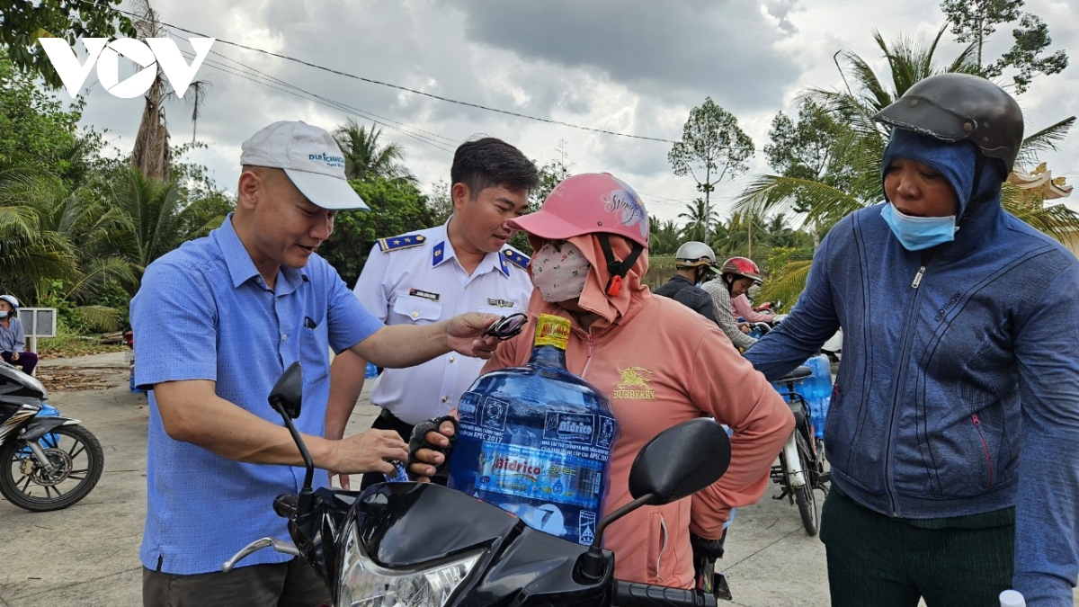 nuoc ngot se chia, nghia tinh lan toa hinh anh 10