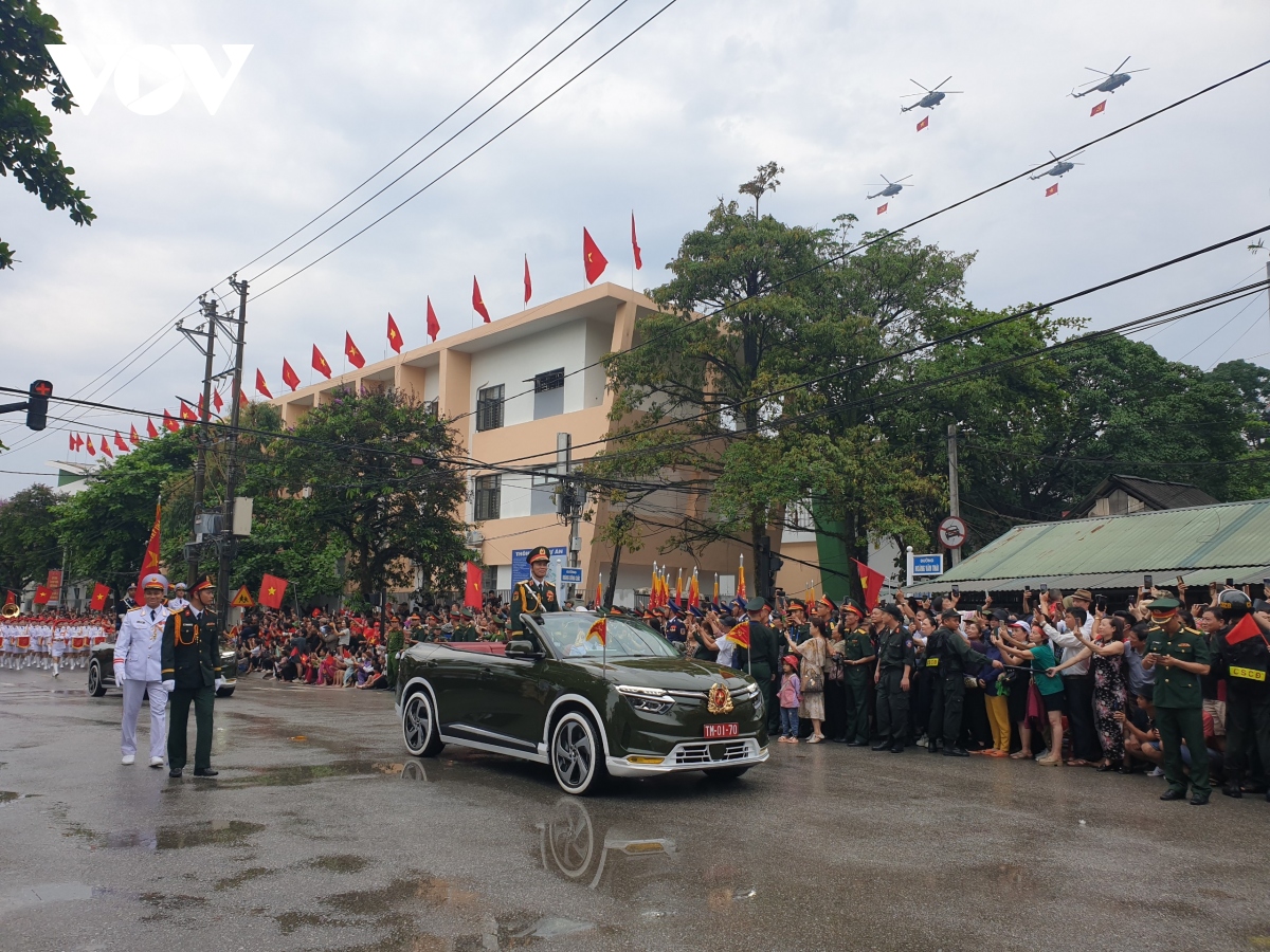 hinh anh cac khoi dieu binh, dieu hanh tren duong pho Dien bien phu hinh anh 3