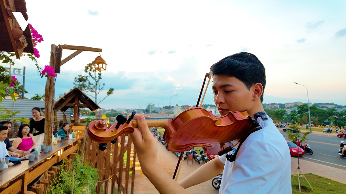 hoang hon cuc chill ben Dai lo vo nguyen giap hinh anh 8