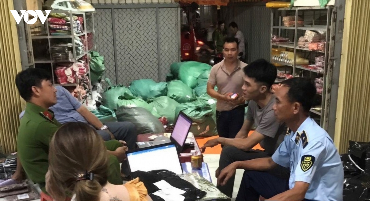 ra soat ban hang livestream, long an tam giu tren 3.000 san pham hinh anh 2