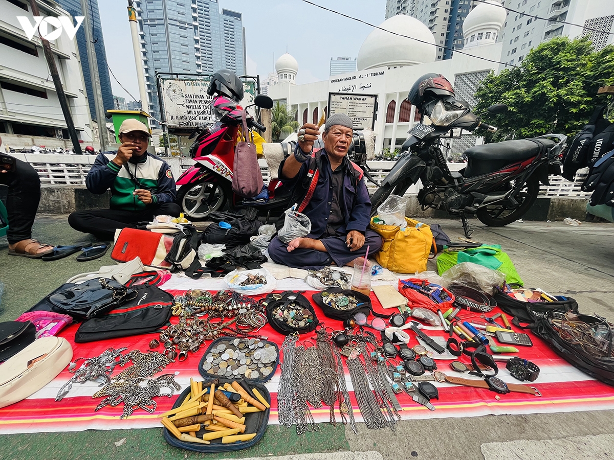 nhoc nhan kiem song duoi cai nang chay da cua jakarta hinh anh 4