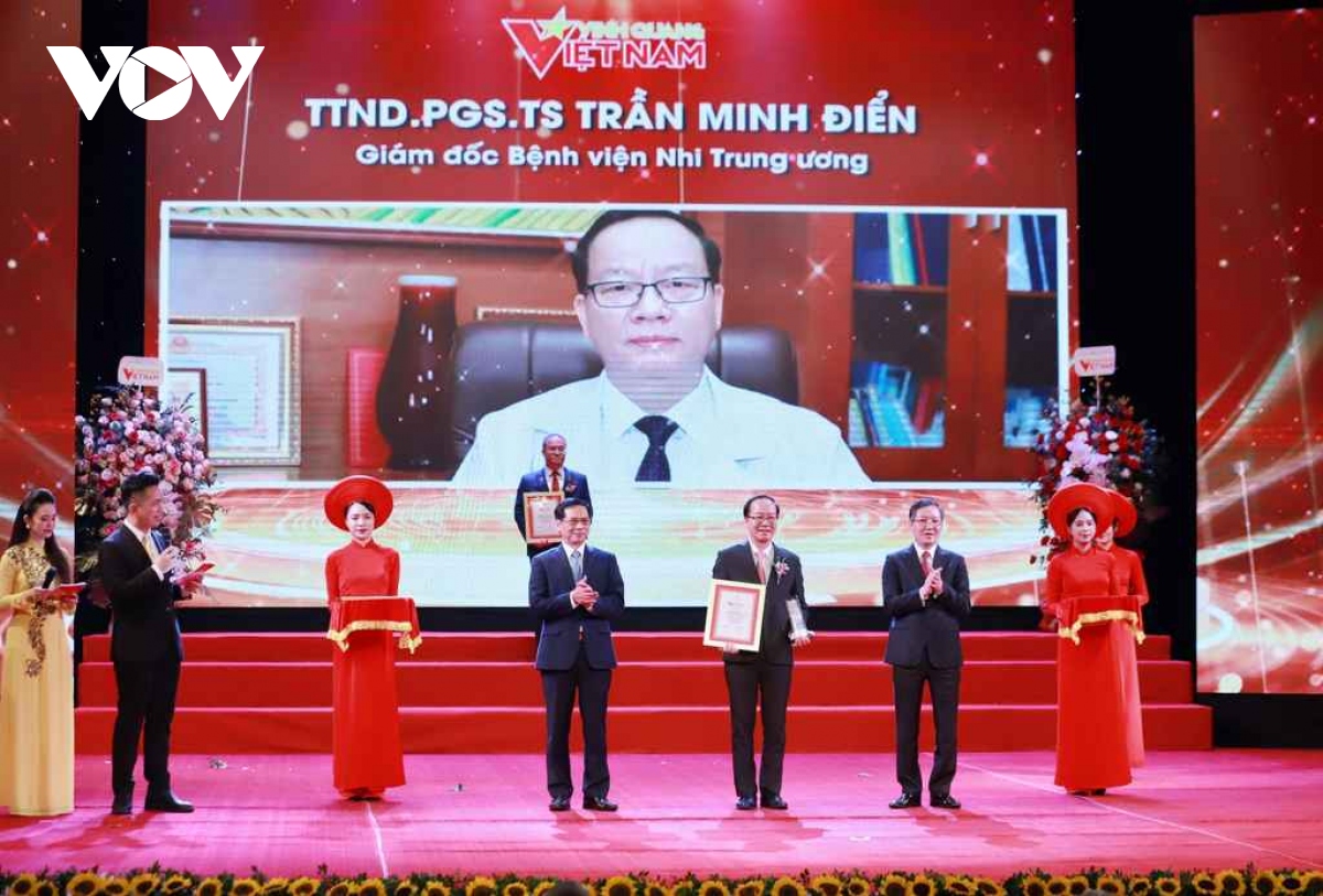 ton vinh 20 tap the, ca nhan chuong trinh vinh quang viet nam 2024 hinh anh 4