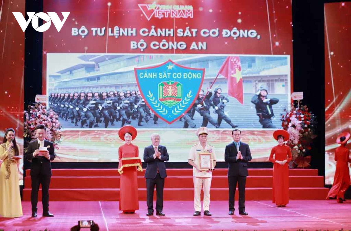 ton vinh 20 tap the, ca nhan chuong trinh vinh quang viet nam 2024 hinh anh 2