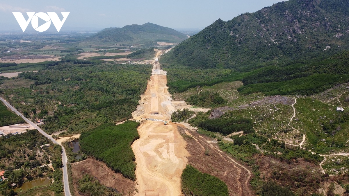 thao go kho khan, rut ngan tien do cac du an cao toc qua tinh khanh hoa hinh anh 2