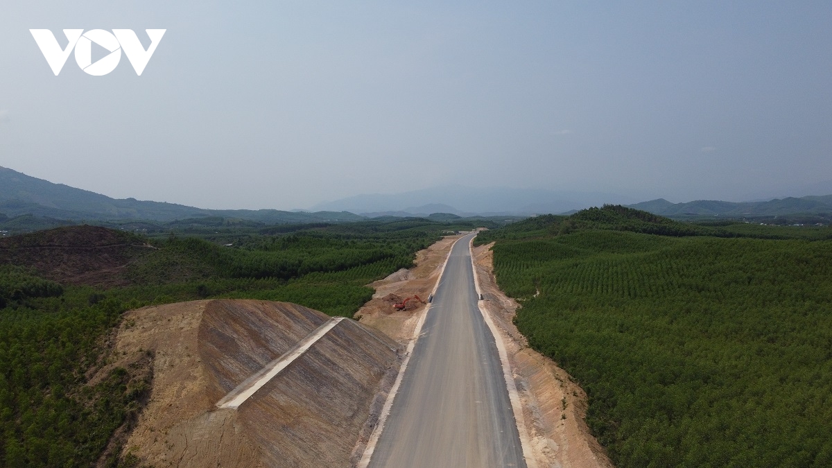 thao go kho khan, rut ngan tien do cac du an cao toc qua tinh khanh hoa hinh anh 4