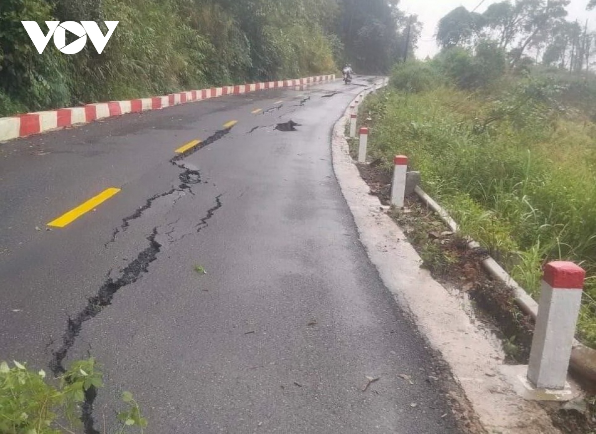 xu ly sat lo Duong tinh 601, doan qua deo la nga, Da nang hinh anh 1