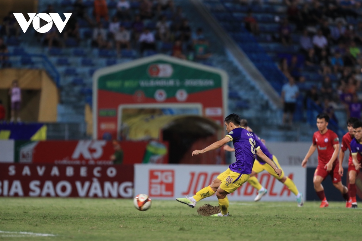 dan sao Dt viet nam toa sang, ha noi fc loi nguoc dong thang dam khanh hoa hinh anh 10