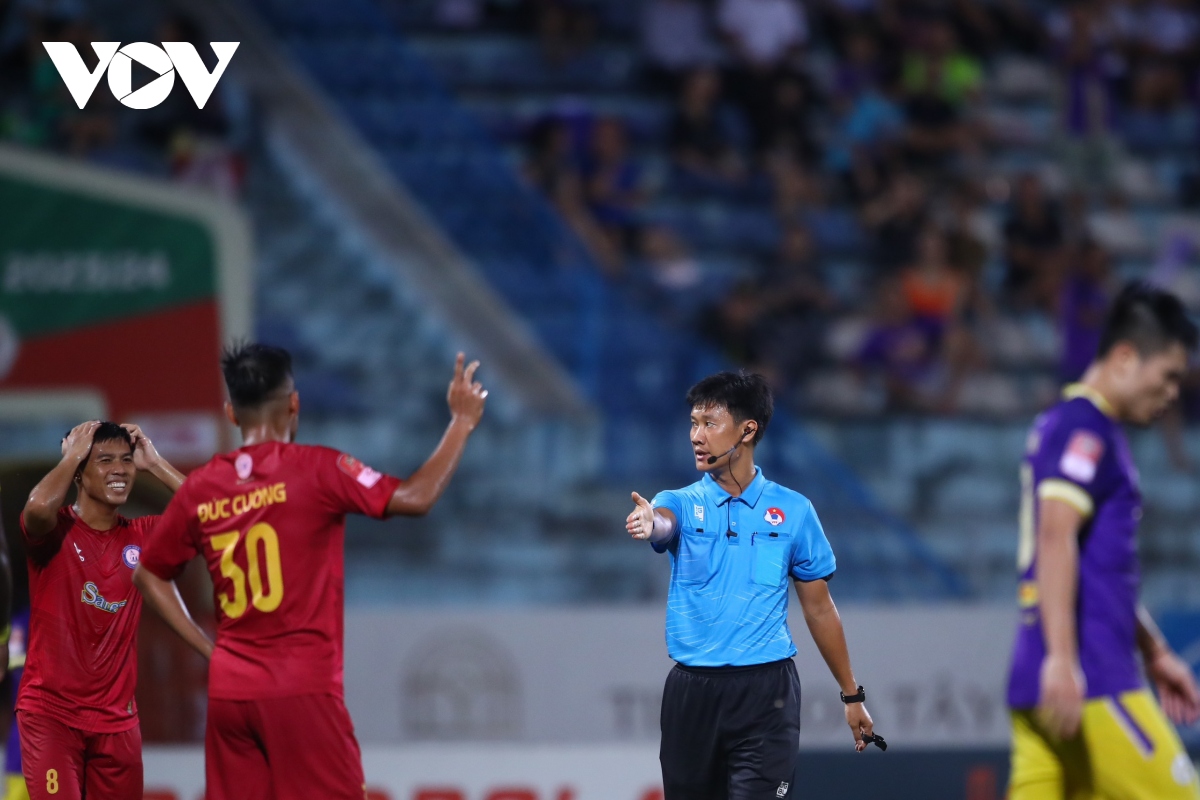 dan sao Dt viet nam toa sang, ha noi fc loi nguoc dong thang dam khanh hoa hinh anh 11