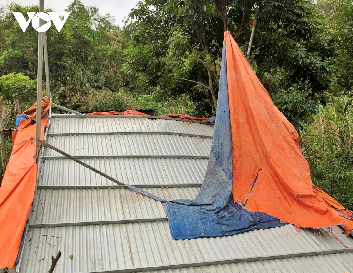 gan 300 ngoi nha o bac kan hu hai do dong loc trong dem hinh anh 1