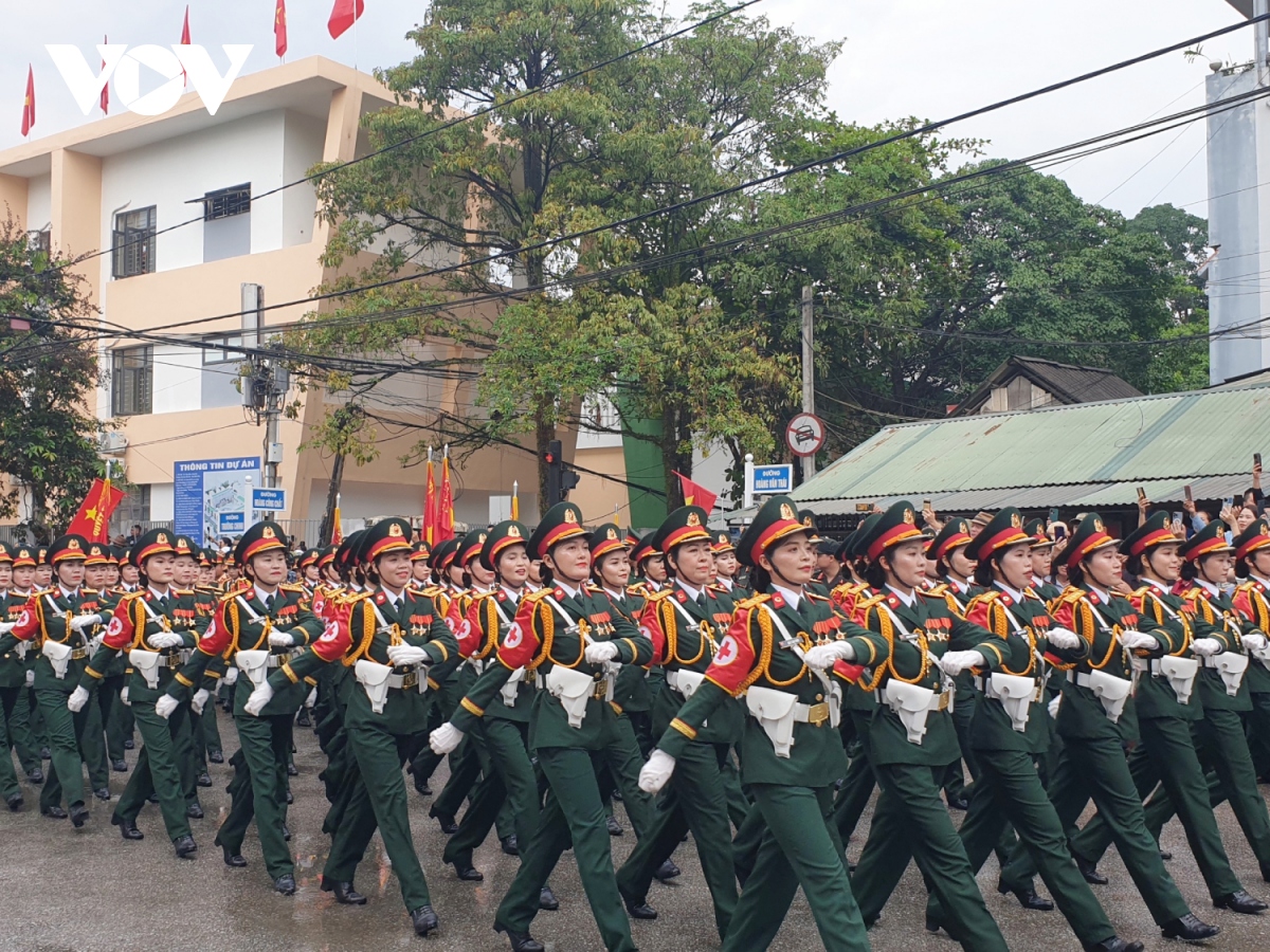 hinh anh cac khoi dieu binh, dieu hanh tren duong pho Dien bien phu hinh anh 6