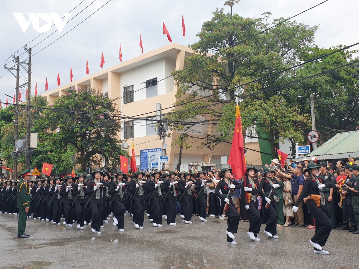 hinh anh cac khoi dieu binh, dieu hanh tren duong pho Dien bien phu hinh anh 9