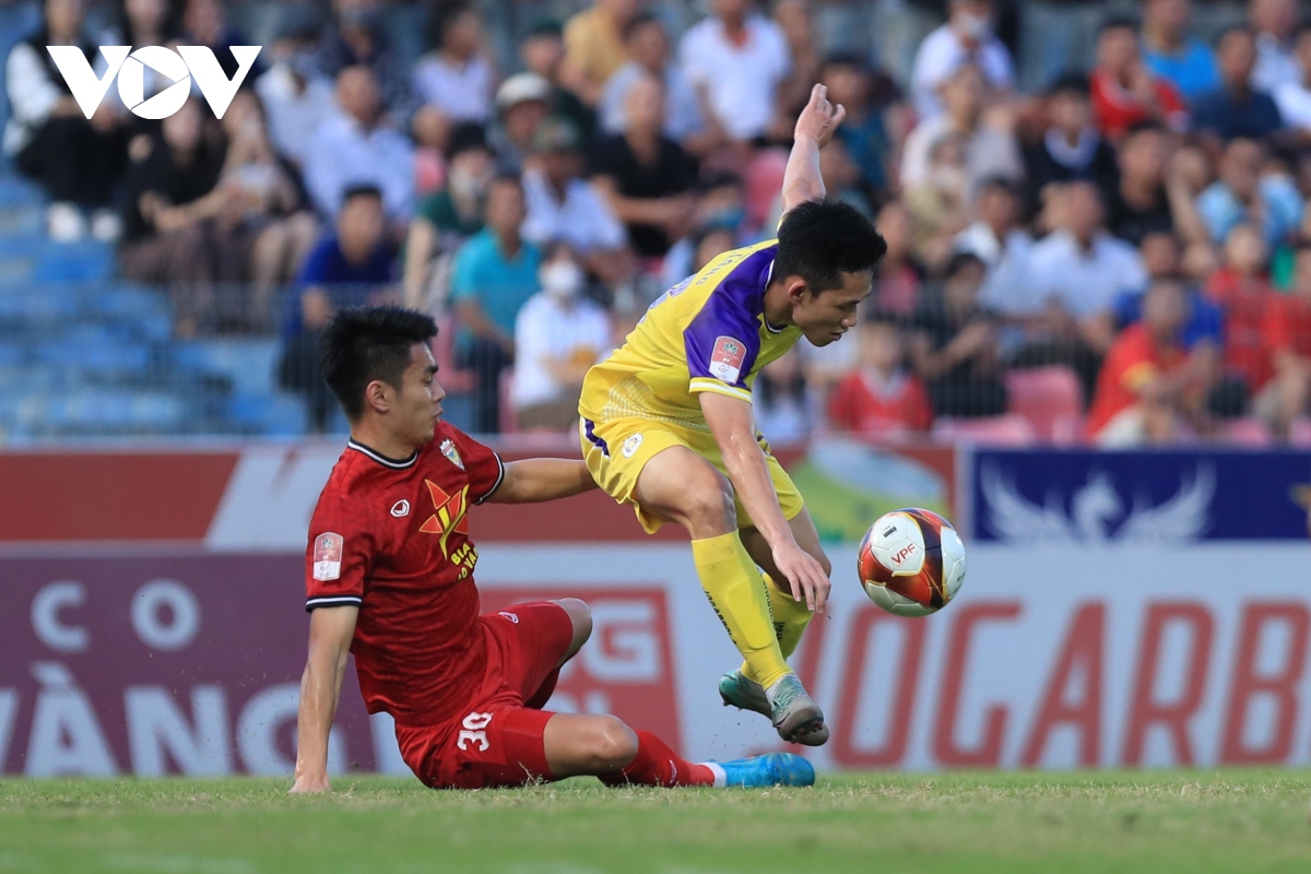 san ha tinh don vi khach bat ngo, ha noi fc roi diem du dan truoc 2 ban hinh anh 3