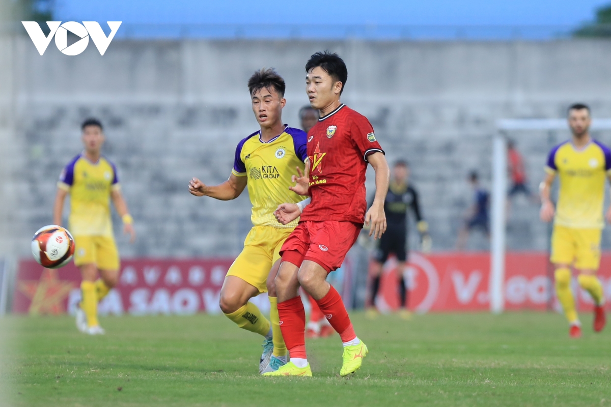 san ha tinh don vi khach bat ngo, ha noi fc roi diem du dan truoc 2 ban hinh anh 4