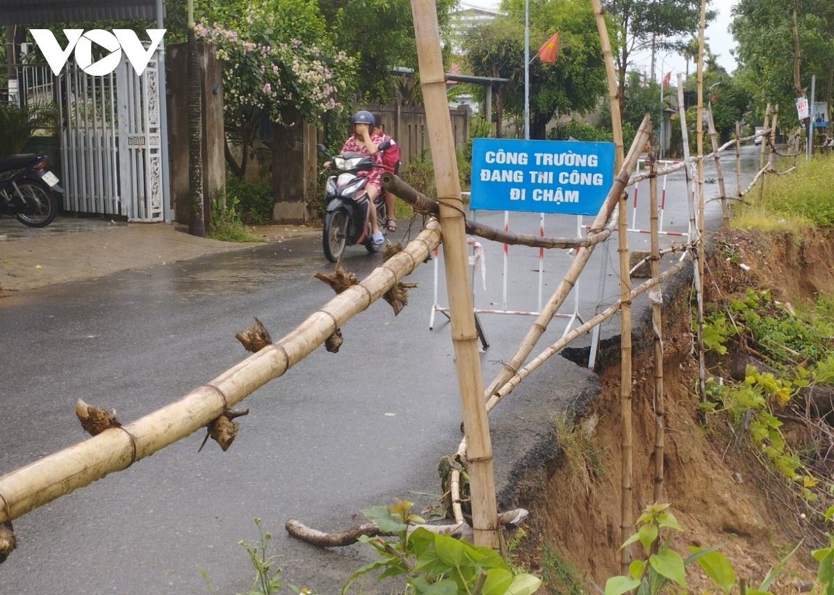 Quảng Trị: Bờ sông Hiếu sạt lở đe dọa an toàn hàng trăm hộ dân