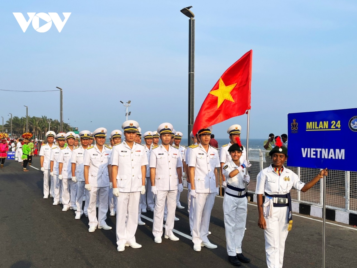 lu doan 172 - vung 3 hai quan Diem tua ngu dan tren bien hinh anh 2