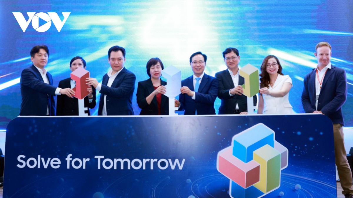 Phát động cuộc thi Solve for Tomorrow năm 2024 tại khu vực miền Trung