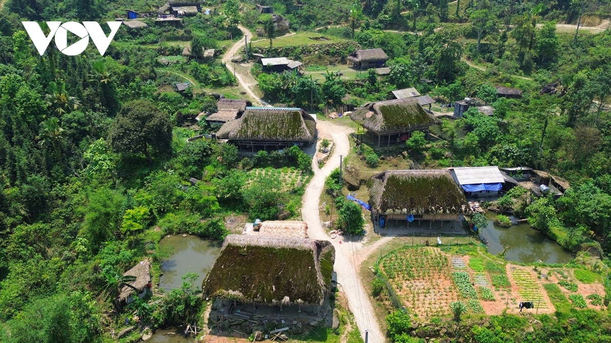 “Lạc lối” ở bản làng “phủ rêu xanh” trên dãy Tây Côn Lĩnh (Hà Giang)