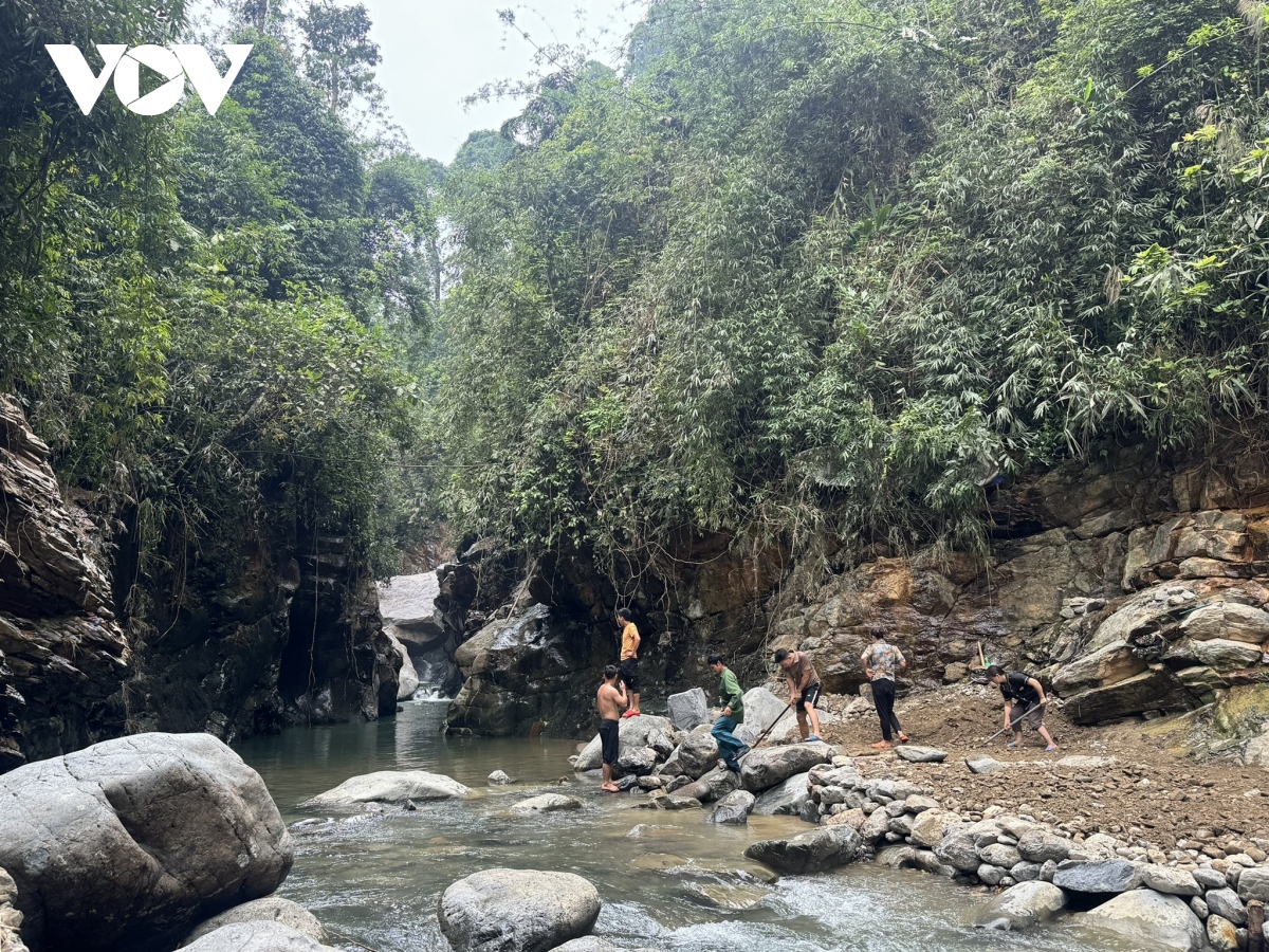 tung buoc khoi phuc hoat dong du lich tai suoi cua tu, thai nguyen hinh anh 3