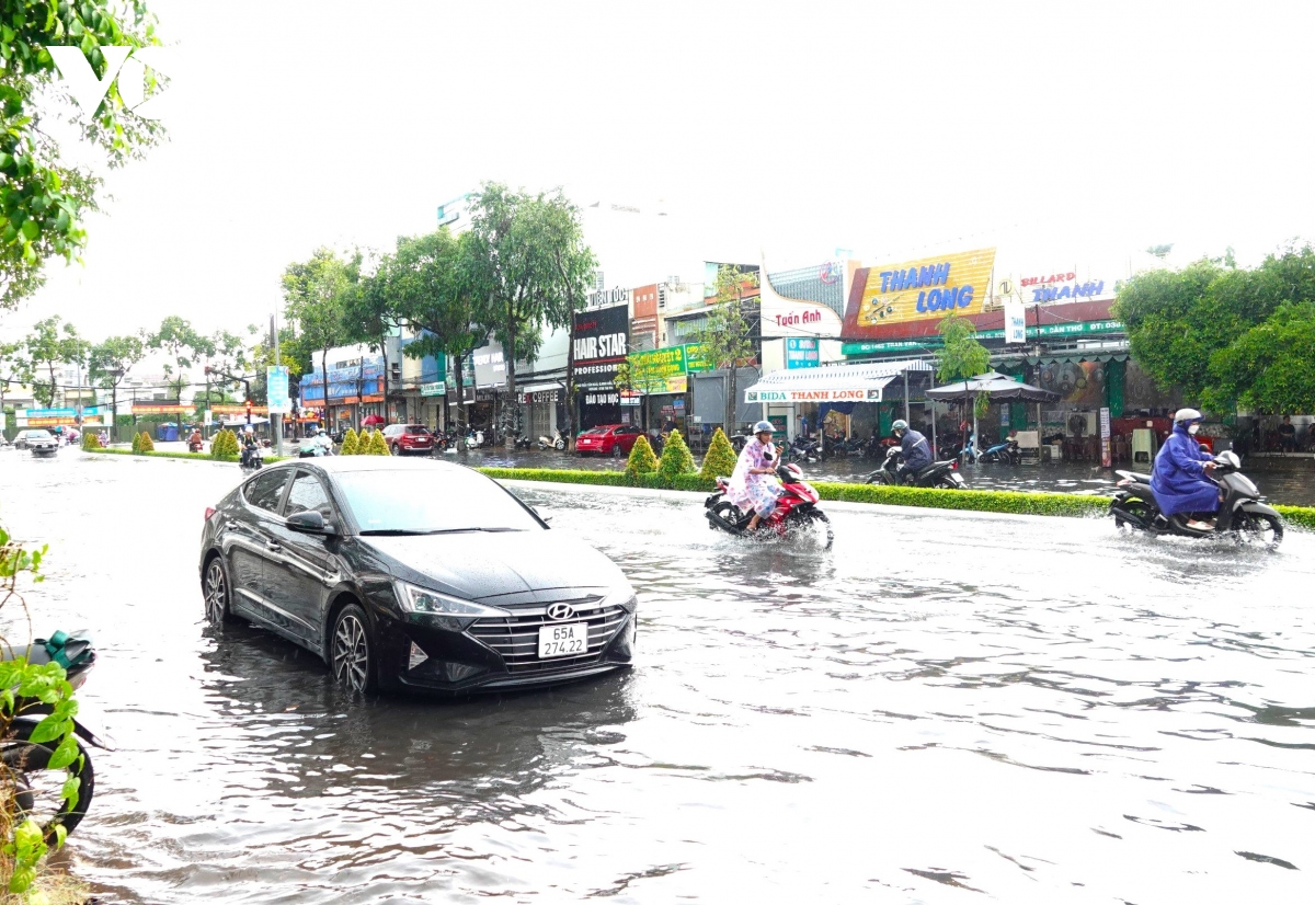 Cần Thơ: Công trình kè chống ngập “chạy đua” cùng mùa mưa bão 