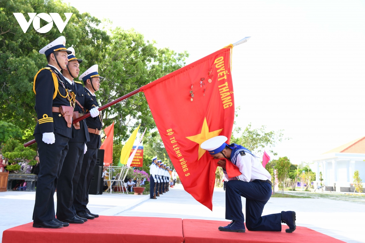 thieng lieng le tuyen the chien si moi tai cac don vi hai quan hinh anh 1