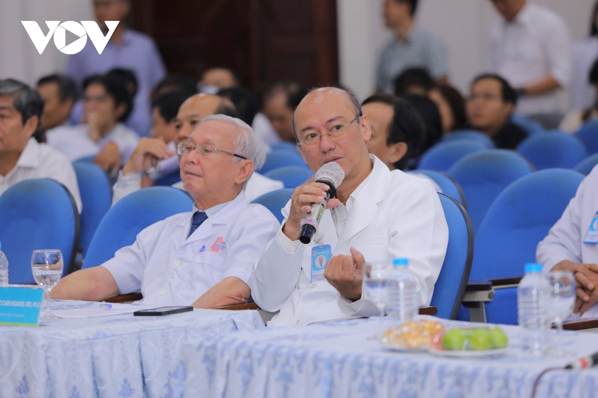 bác sĩ việt nam phẫu thuật thị phạm trước các chuyên gia niệu khoa thế giới hình ảnh 1 bac si viet nam phau thuat thi pham truoc cac chuyen gia nieu khoa the gioi hinh anh 1